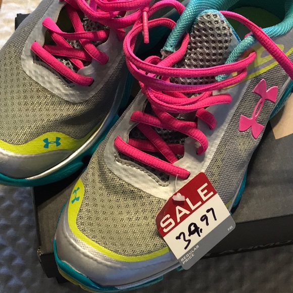 Under Armour shoes - Picture 4 of 4